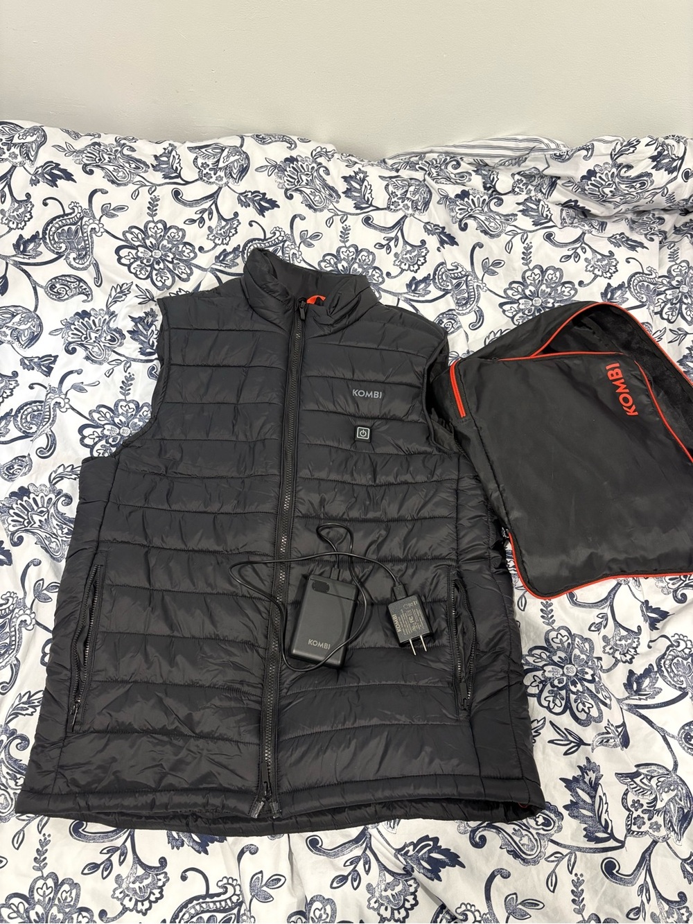 Kombi Men's Heated Black Quilted Vest with Charger